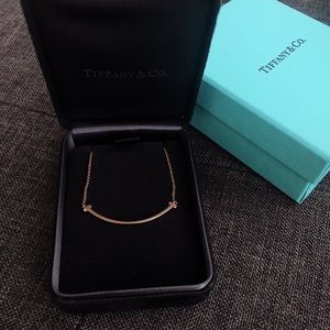 Tiffany&Co.- Tiffany T smile pendant